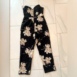Brand New with tags Charlotte Russe sweetheart neckline floral jumpsuit sz Large